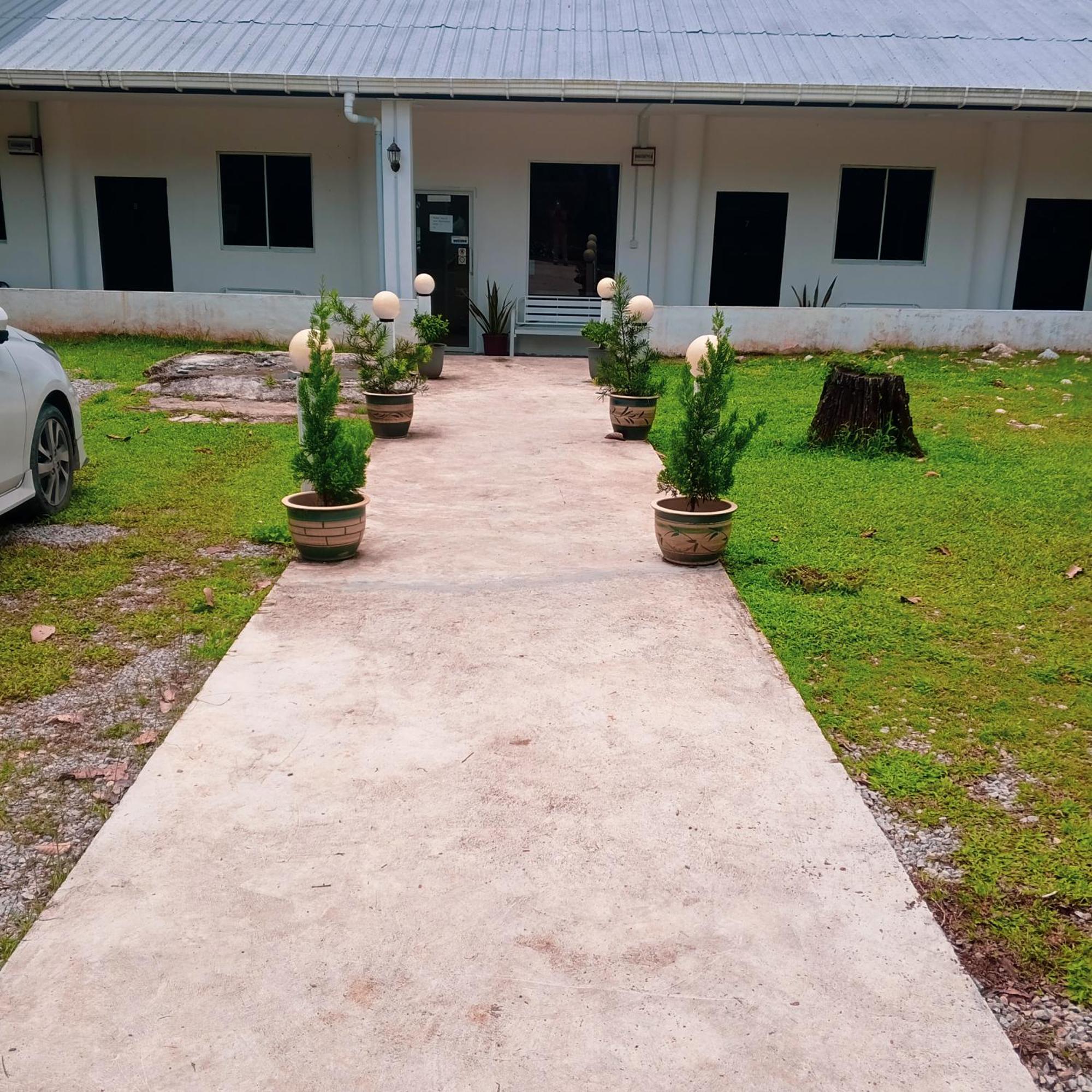 Sukau Tomanggong View Bed & Breakfast Exterior photo